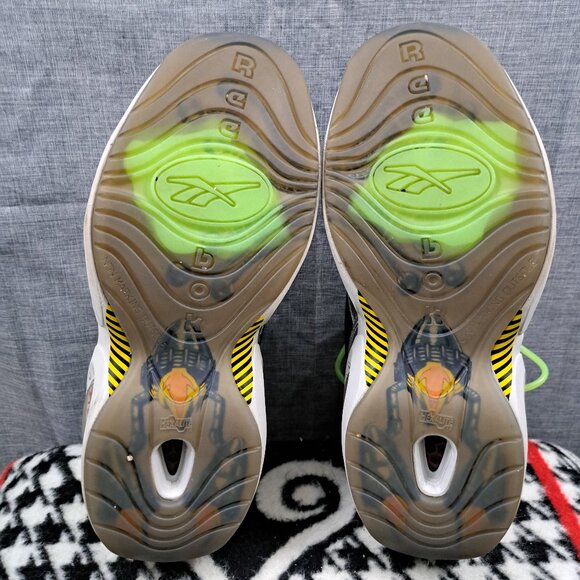 %Reebok Question Minions Mens Size 10 Gru\'s Lab Iverson Sneakers A 47
